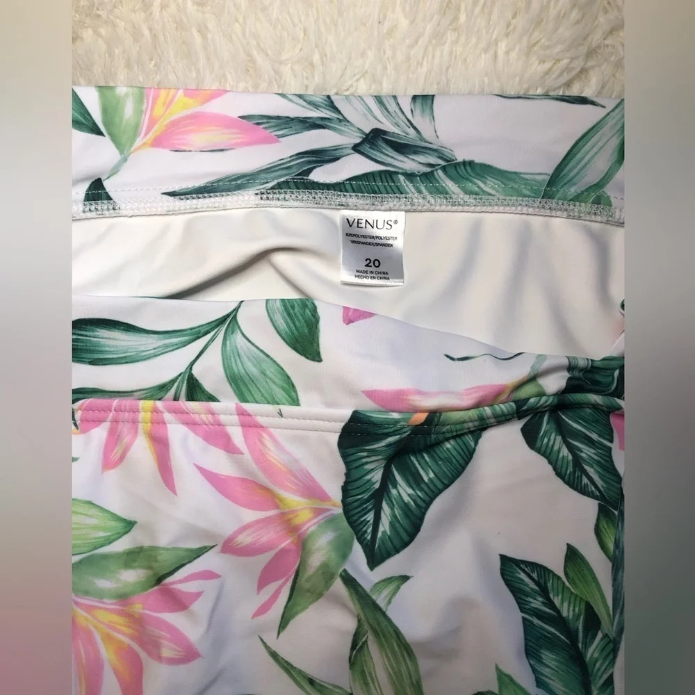 VENUS Tropical Leaf Print Women's Bathing suit bottoms size 20 NWOT